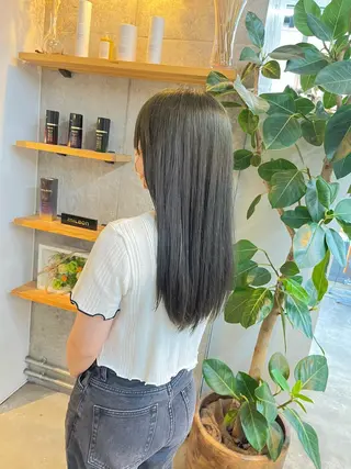 セミロング カラー ハイトーンカラ ー/小川のヘアスタイル