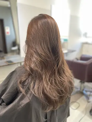 ロング カラー AIRI layer cut hairのヘアスタイル