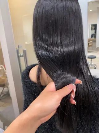 ロング 顔まわりカラー特化 赤津百合絵のヘアスタイル