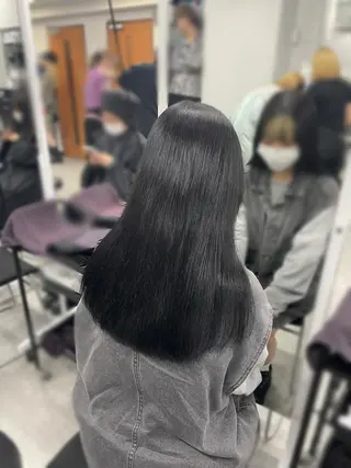 セミロング 表参道♡暗髪♡ 艶カラー♡アユミのヘアスタイル