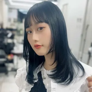 セミロング ブリーチなし/レイヤ ー特化🌈Tommyのヘアスタイル