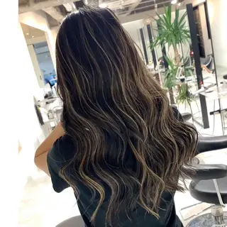 ロング 神戸でブリーチなら puty/レイヤーのヘアスタイル