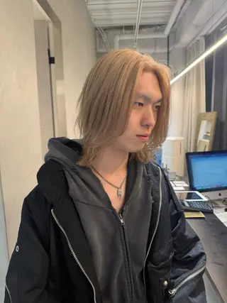 ミディアム カラー メンズ robin&darc所属・西山 悠馬のヘアスタイル