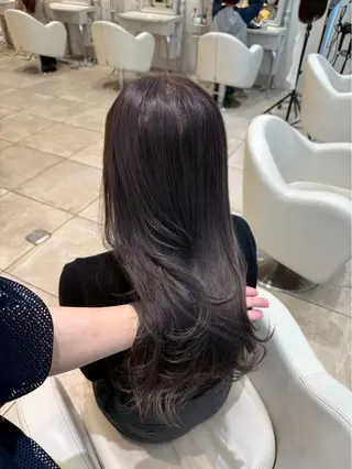 ロング レイヤーカット/ 透明感カラー/カナのヘアスタイル