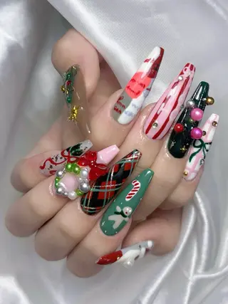 ネイル LEELA NAIL STUDIO所属・LEELA NAIL STUDIOのネイルデザイン