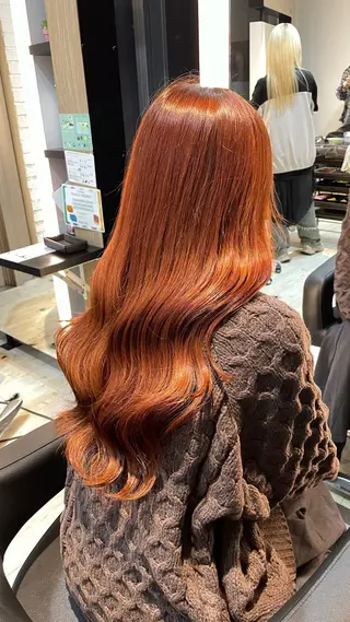 ロング カラー ブリーチ/髪質改善/ ハイトーン/暖色のヘアスタイル