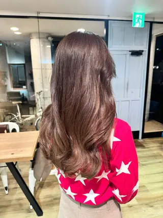 ロング カラー ツキダテ ユイのヘアスタイル