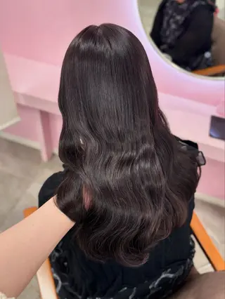 ロング カラー 𝑴𝒊𝒌𝒖💝 透明感モテカラーのヘアスタイル