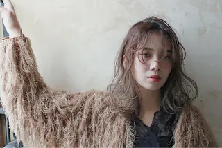 セミロング カラー tipi 香椎・千早のヘアスタイル