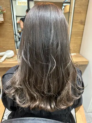 ロング カラー coupe ciseauxのヘアスタイル