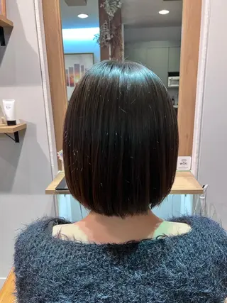 ミディアム カラー ツキダテ ユイのヘアスタイル