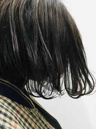 ミディアム カラー ヘアアレンジ 白髪ぼかしハイライト 柳川拓哉のヘアスタイル