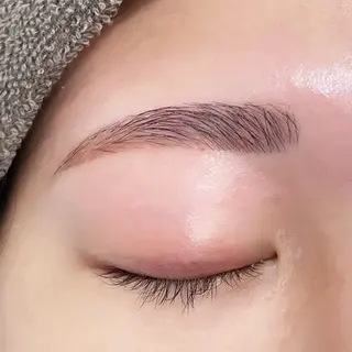 アイブロウ 畠山 瑠花のマツエク・マツパデザイン