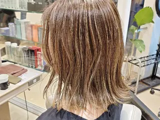 ミディアム 社内カット講師・店長 菅原賢一のヘアスタイル
