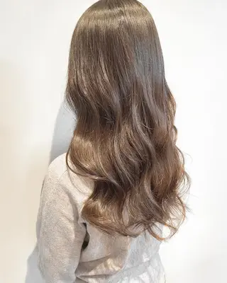 ロング カラー Mavie hair所属・髪質改善×潤艶カラー ⭐️岡田崇彰のヘアスタイル