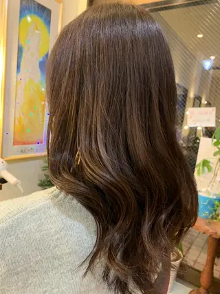 ロング カラー hair&makeRIHGA所属・鈴木希優 /ハイトーンカラーのヘアスタイル