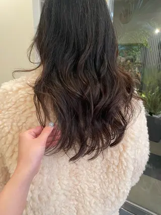 セミロング ブリーチカラー/ 細川はるかのヘアスタイル