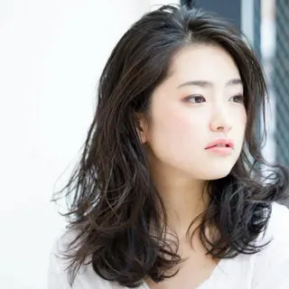 ミディアム セミロング 浅井 理恵のヘアスタイル