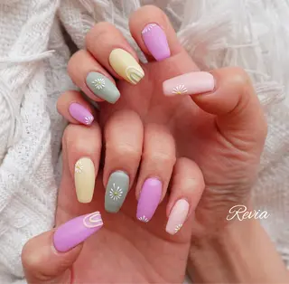 ネイル revia所属・ERI Nailistのネイルデザイン