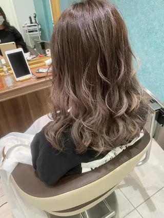 セミロング カラー 💎大人ハイライト 💎上杉一也💎のヘアスタイル