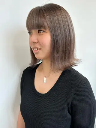 ミディアム カラー yuika .のヘアスタイル