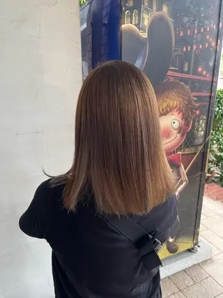 セミロング カラー 臼井 いづみのヘアスタイル