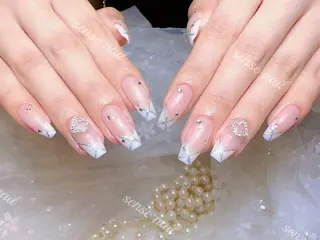 ネイル Queening 🦋のネイルデザイン