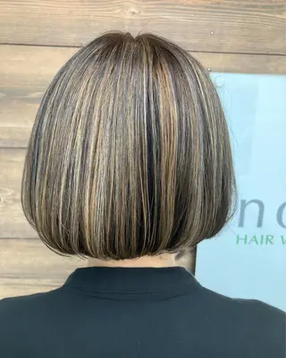 ミディアム 鈴木 香哉子のヘアスタイル