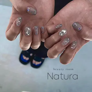 ネイル マツエク・マツパ アイブロウ beautyroom Naturaのネイルデザイン