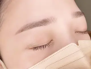 アイブロウ Lily shieのマツエク・マツパデザイン