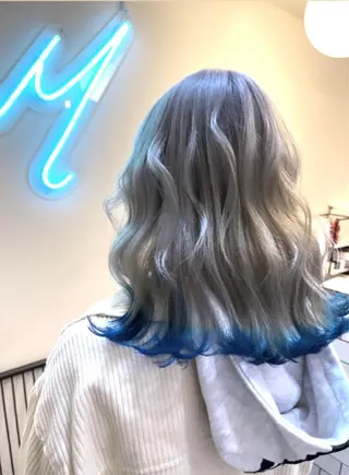 セミロング カラー ハイトーンカラー 🦋yuri🦋のヘアスタイル