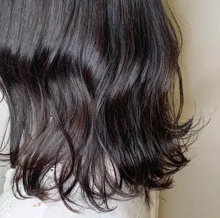 ミディアム カラー 小森 衣純のヘアスタイル