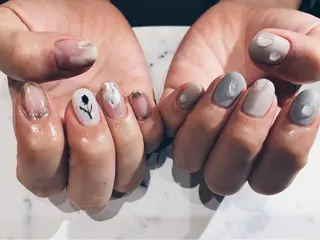 ショート カラー ネイル マツエク・マツパ illum hicariのネイルデザイン