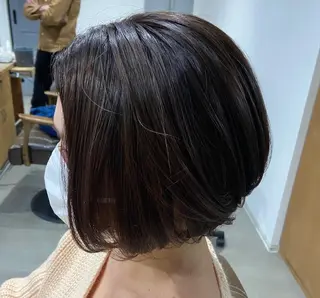 ショート カラー 安岡美咲✂︎ 艶カラー/髪質改善のヘアスタイル