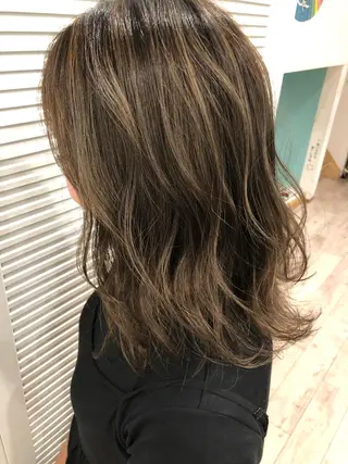 ミディアム カラー AUBE HAIR citrine所属・石垣島/美容師 Moeのヘアスタイル