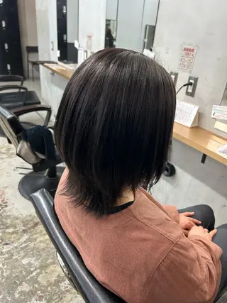 ミディアム 山中 望緒のヘアスタイル