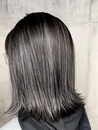 ミディアム カラー mimiiy梅田 中崎町ハイトーンのヘアスタイル