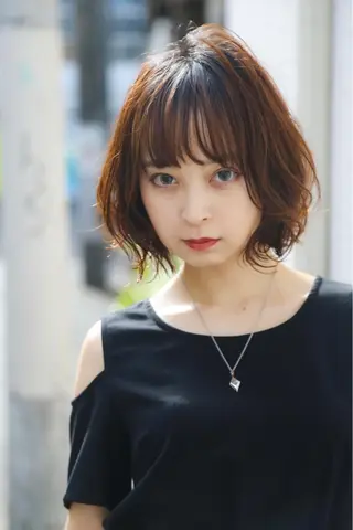 ショート オーストヘアージジ所属・TAI透明カラー 柔らかい縮毛矯正のヘアスタイル