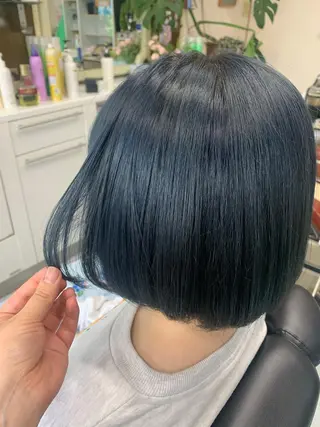 ショート カラー ストウ ナナエのヘアスタイル
