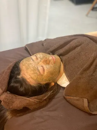 ハーブピーリング/韓国肌管理/フェイシャル/毛穴洗浄/眉毛/顔脱毛【糸脱毛専門】rev所属・ハーブピーリング🌹 毛穴洗浄❤️眉waxのエステ・リラクイメージ