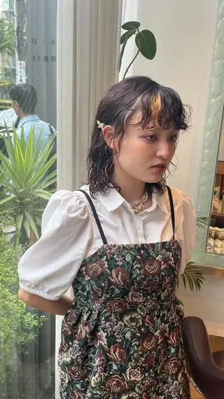 カラー パーマ 友花 暗髪／ナチュラルのヘアスタイル