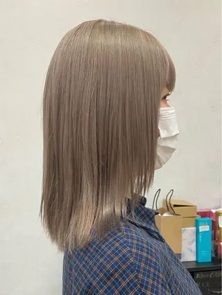 ショート カラー ハイトーン💗ピンク 🛼ベージュ🍀のヘアスタイル