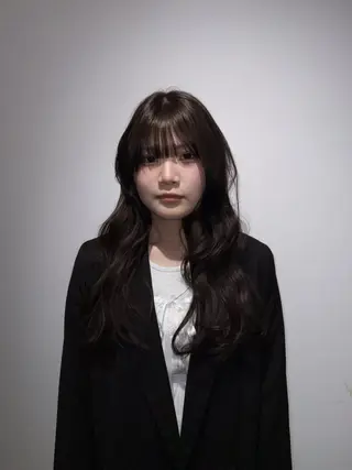 ロング カラー 杏 華のヘアスタイル