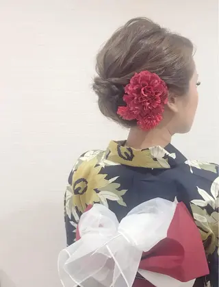 ミディアム ヘアアレンジ GRANLUSSO 〜グランルッソ駅前店所属・木口 嘉美のヘアスタイル