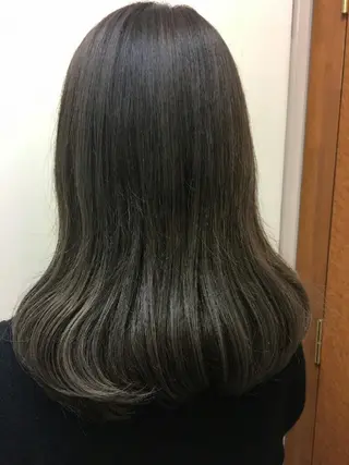 セミロング ロング カラー 100%髪質改善特化 TRUNSのヘアスタイル