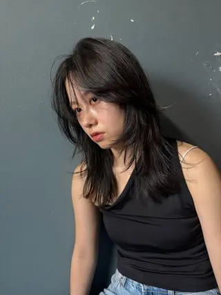 セミロング ハッシュカット🎀 レイヤーカットのヘアスタイル