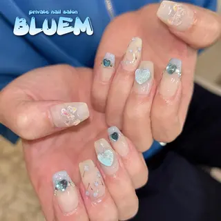 ネイル BLUEM なな🐶のネイルデザイン