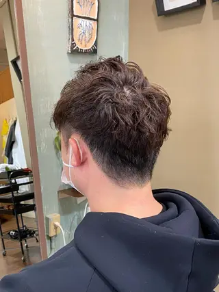 カラー メンズ 髙橋 怜司のヘアスタイル