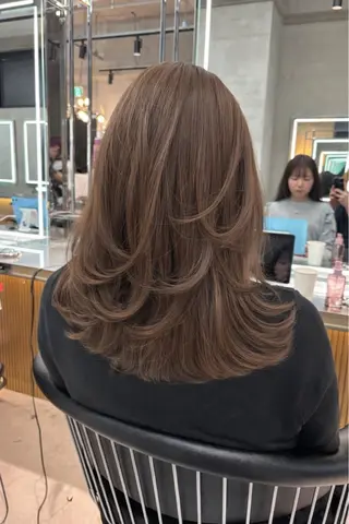 ミディアム カラー 【ブリーチなし】 吉村　清志のヘアスタイル