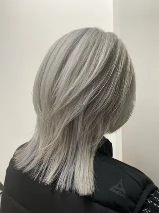 ミディアム 髪質改善艶髪✂︎小寺 透明感カラーのヘアスタイル